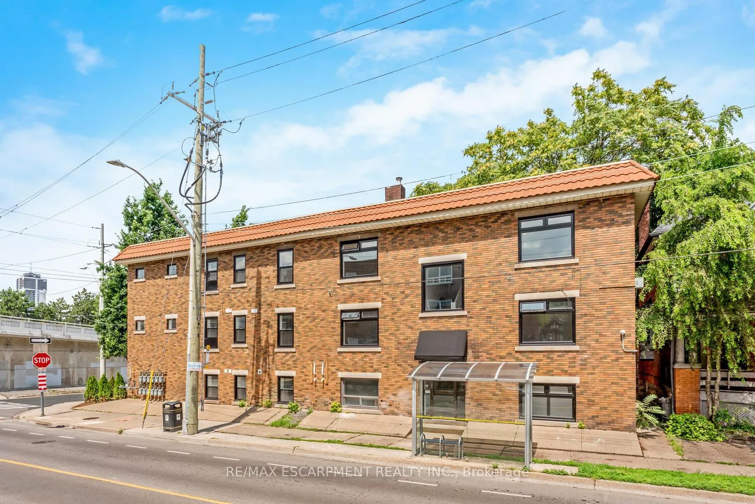 Photo 3 of Unit 10, 127 Victoria Avenue S, Hamilton, Stinson — HOMEH