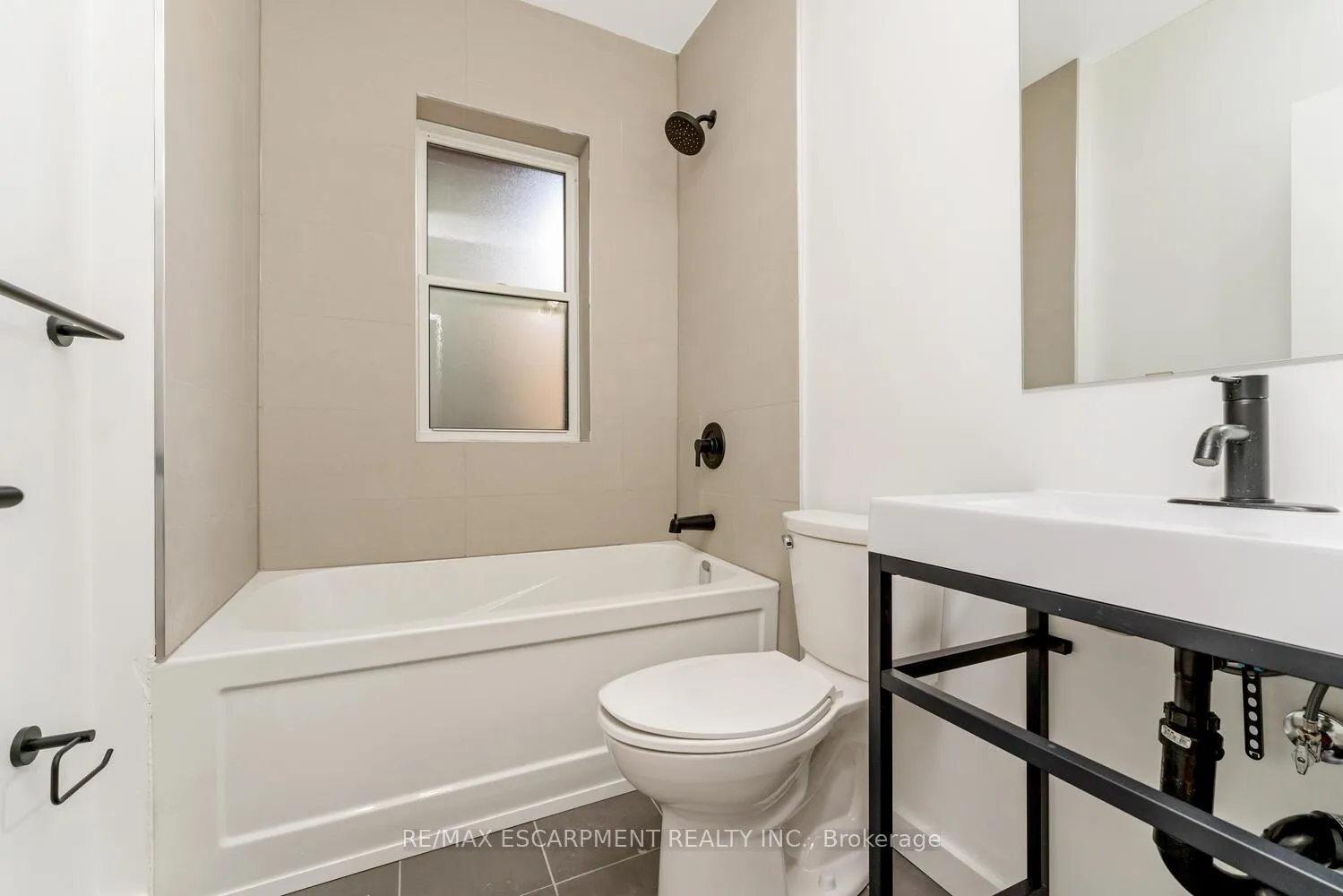Photo 22 of Unit 10, 127 Victoria Avenue S, Hamilton, Stinson — HOMEH