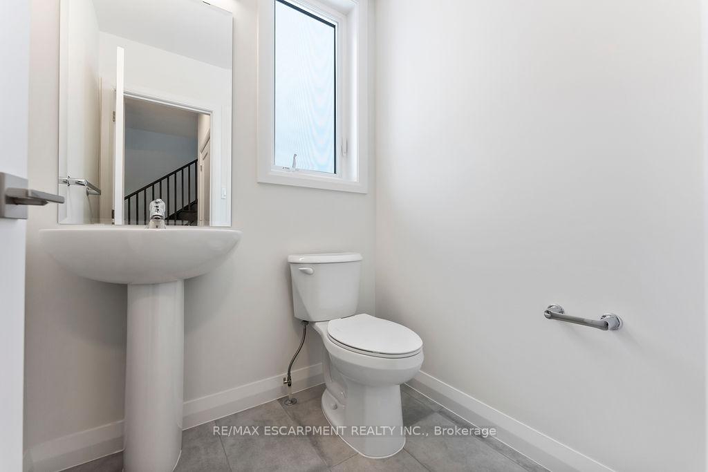 Photo 4 of 199 Alessio Drive, Hamilton, Sheldon — HOMEH