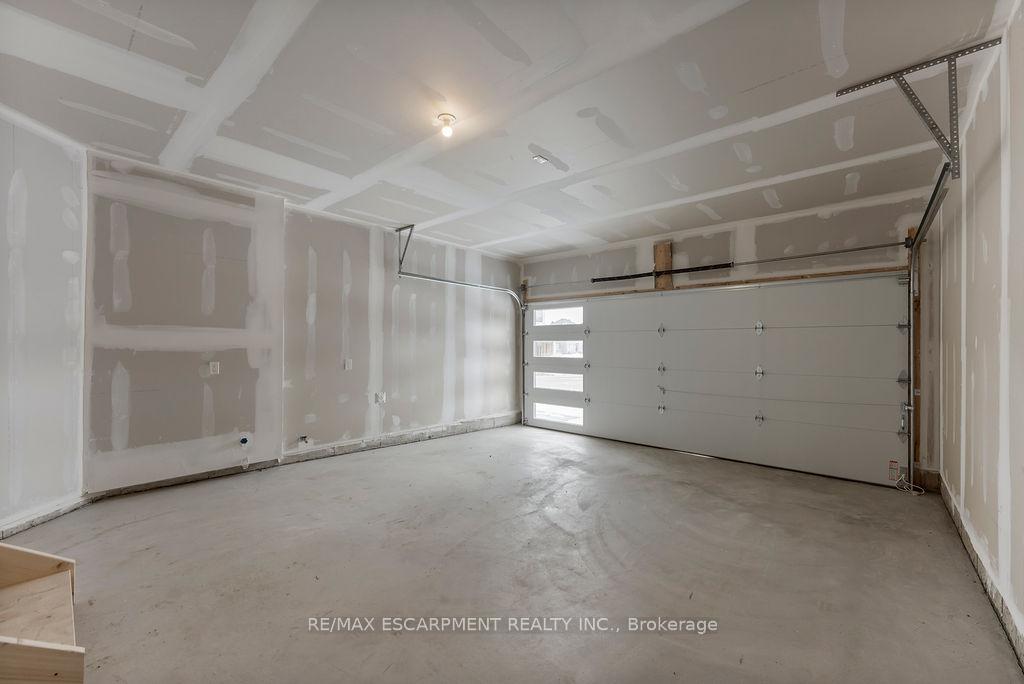 Photo 9 of 199 Alessio Drive, Hamilton, Sheldon — HOMEH