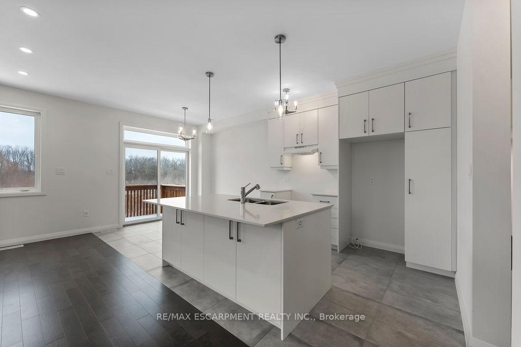 Photo 8 of 199 Alessio Drive, Hamilton, Sheldon — HOMEH