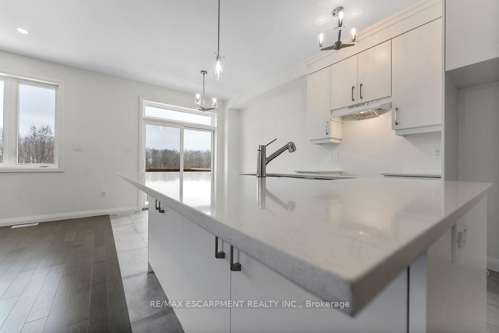 Photo 7 of 199 Alessio Drive, Hamilton, Sheldon — HOMEH