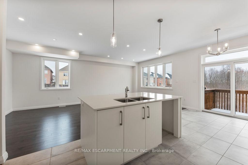 Photo 17 of 199 Alessio Drive, Hamilton, Sheldon — HOMEH