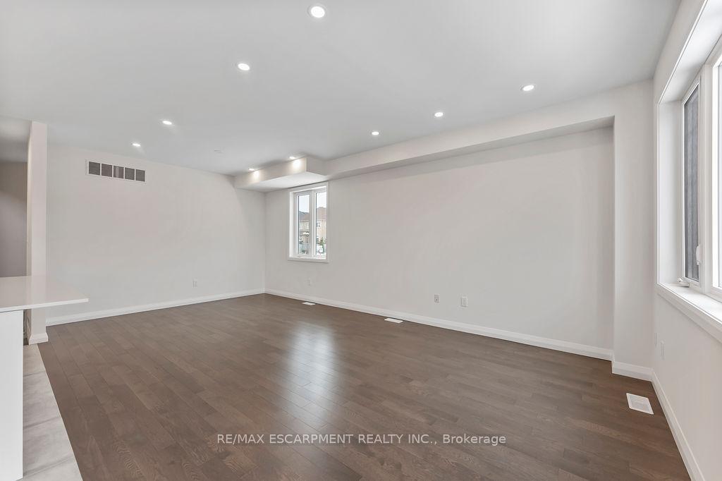 Photo 20 of 199 Alessio Drive, Hamilton, Sheldon — HOMEH