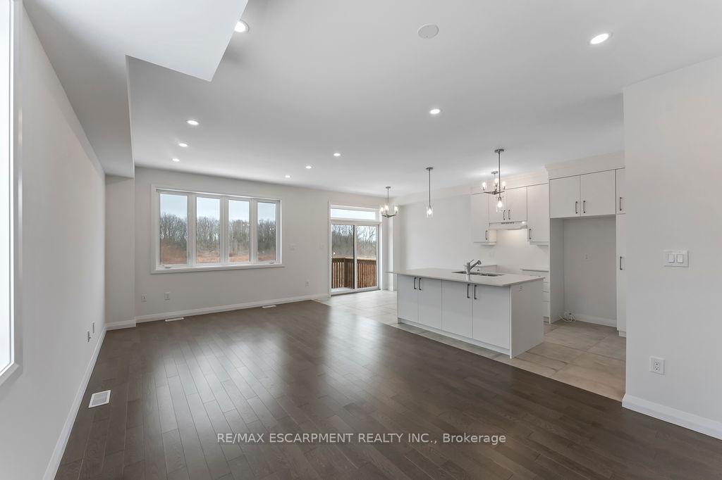 Photo 22 of 199 Alessio Drive, Hamilton, Sheldon — HOMEH