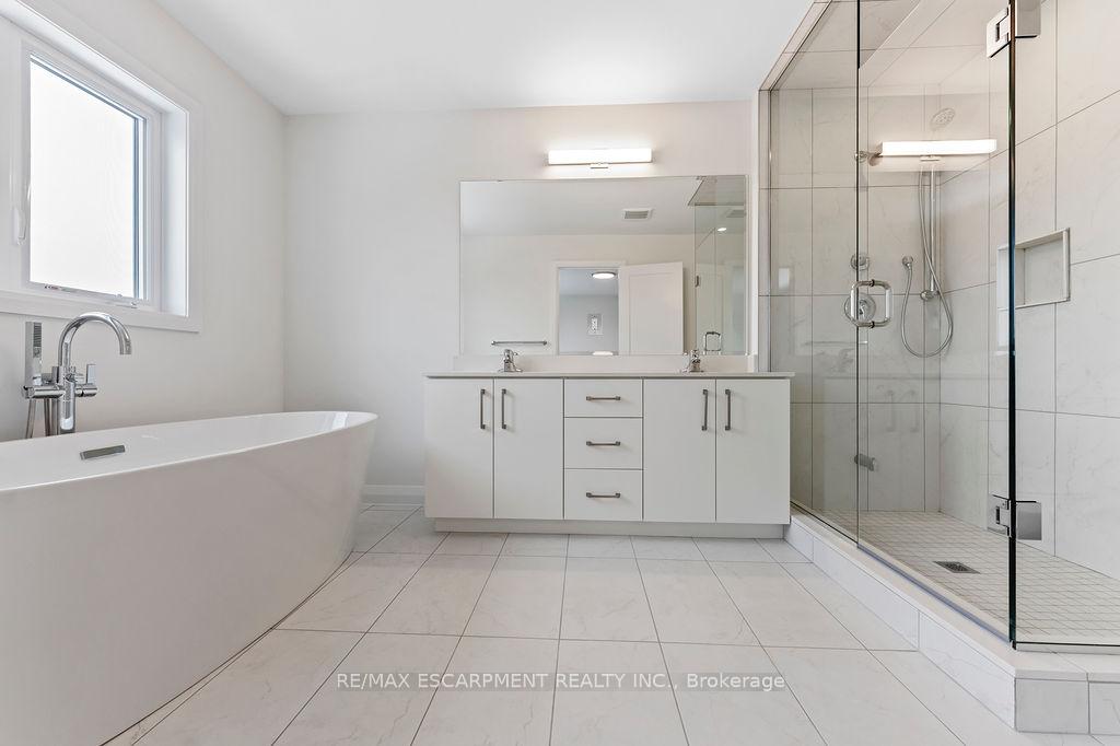 Photo 24 of 199 Alessio Drive, Hamilton, Sheldon — HOMEH