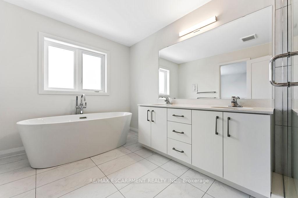 Photo 32 of 199 Alessio Drive, Hamilton, Sheldon — HOMEH