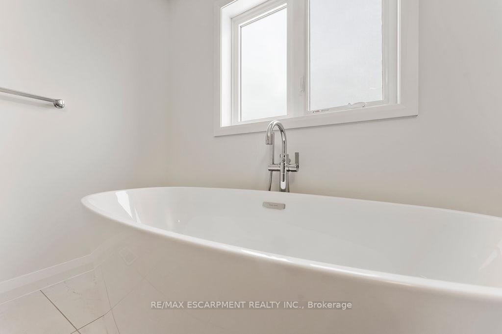 Photo 30 of 199 Alessio Drive, Hamilton, Sheldon — HOMEH