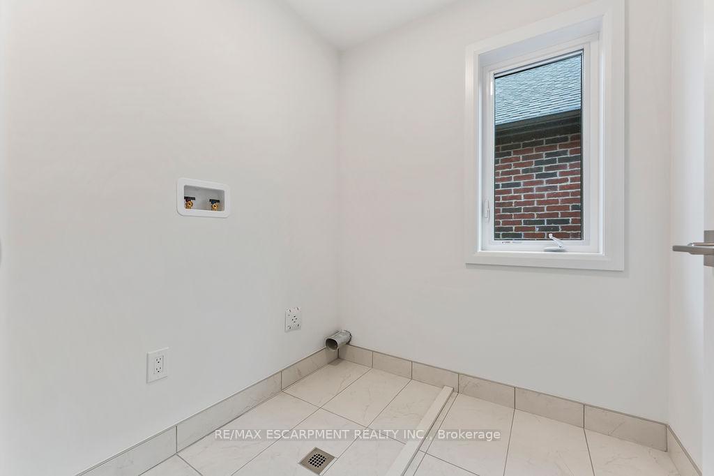 Photo 29 of 199 Alessio Drive, Hamilton, Sheldon — HOMEH