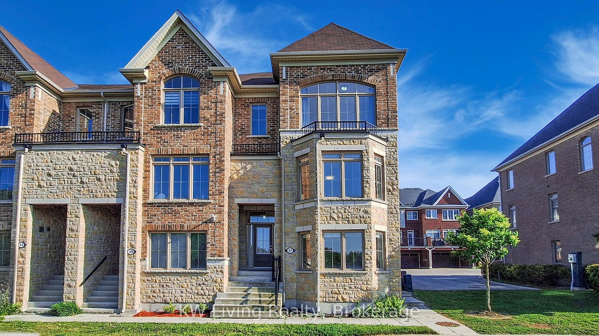 Front of 37 Rougeview Park Crescent