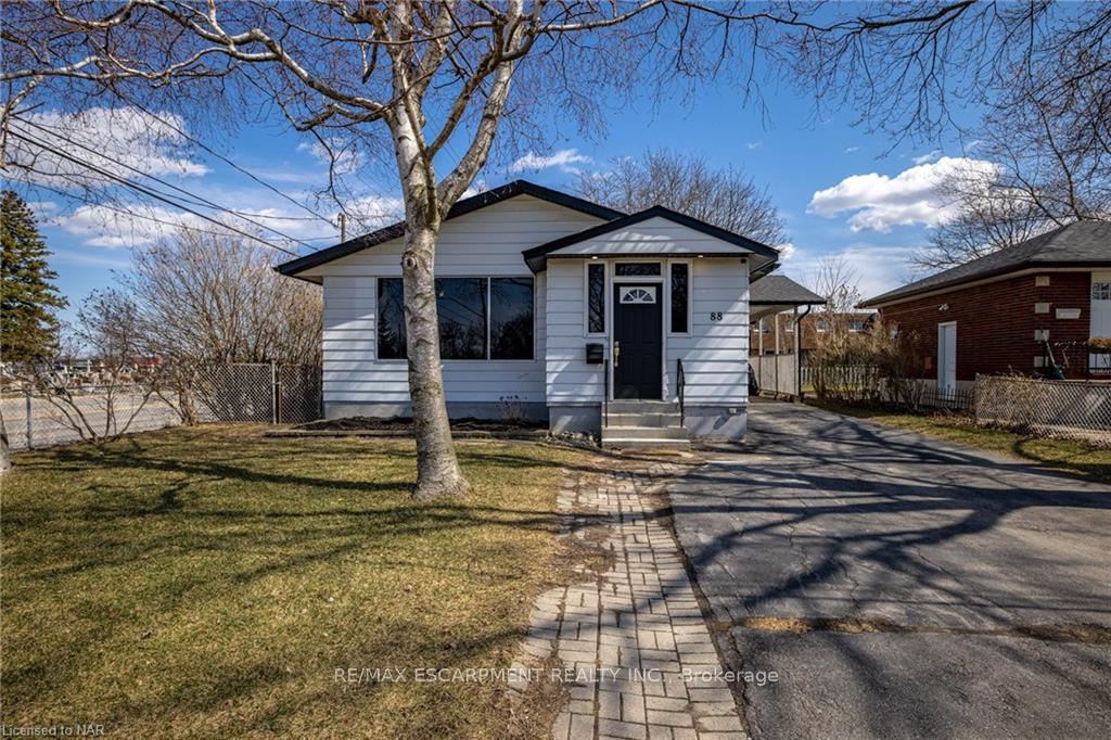 Photo 2 of 88 Gram Avenue, Welland, N. Welland — HOMEH