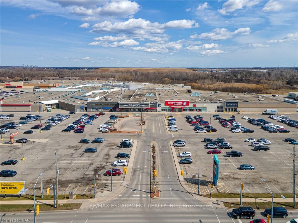 Photo 5 of 88 Gram Avenue, Welland, N. Welland — HOMEH