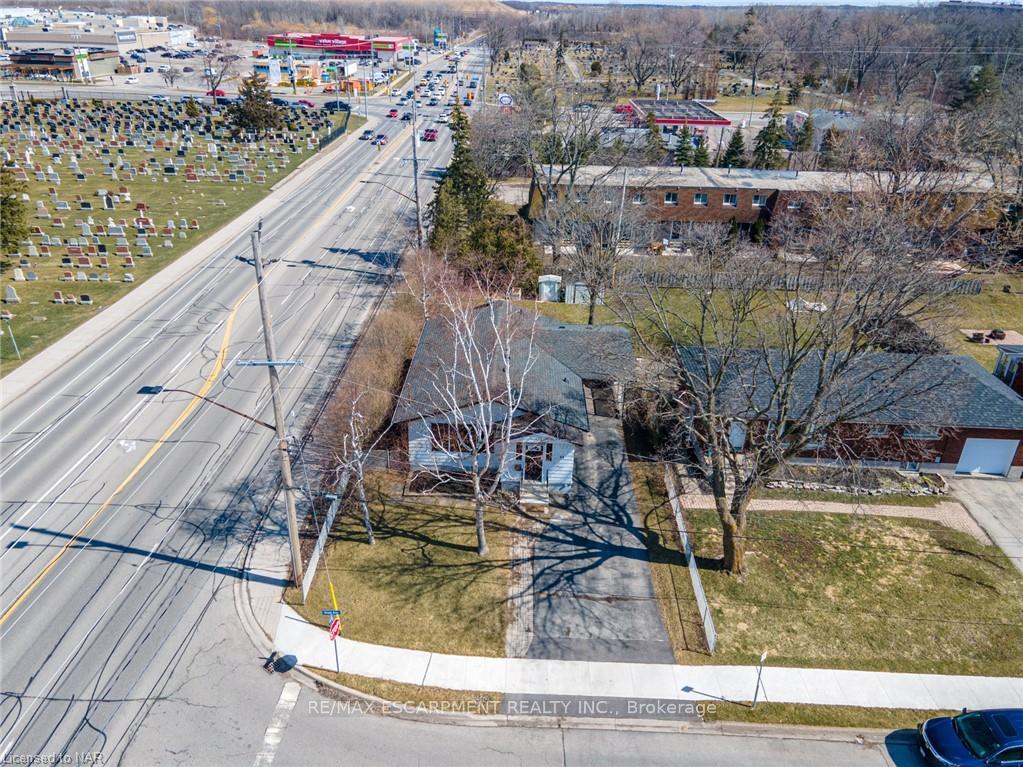 Photo 4 of 88 Gram Avenue, Welland, N. Welland — HOMEH