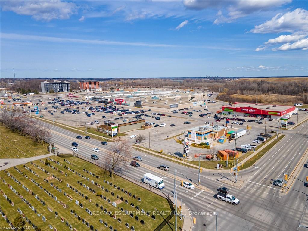 Photo 9 of 88 Gram Avenue, Welland, N. Welland — HOMEH