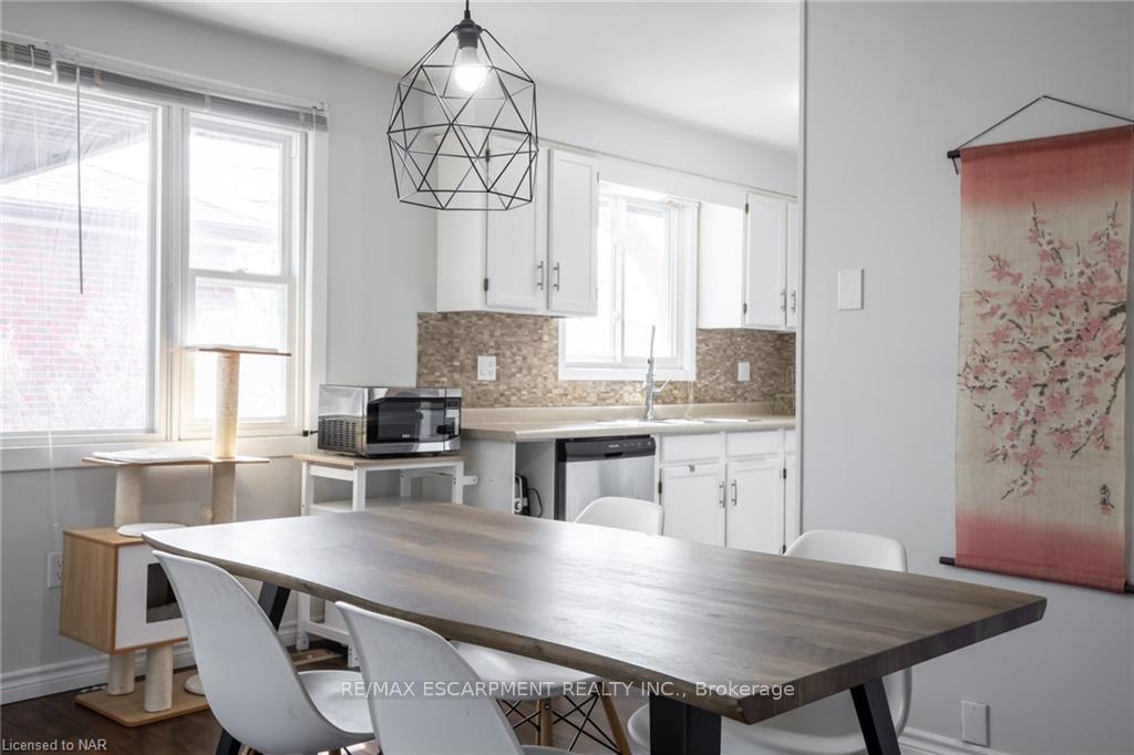 Photo 12 of 88 Gram Avenue, Welland, N. Welland — HOMEH