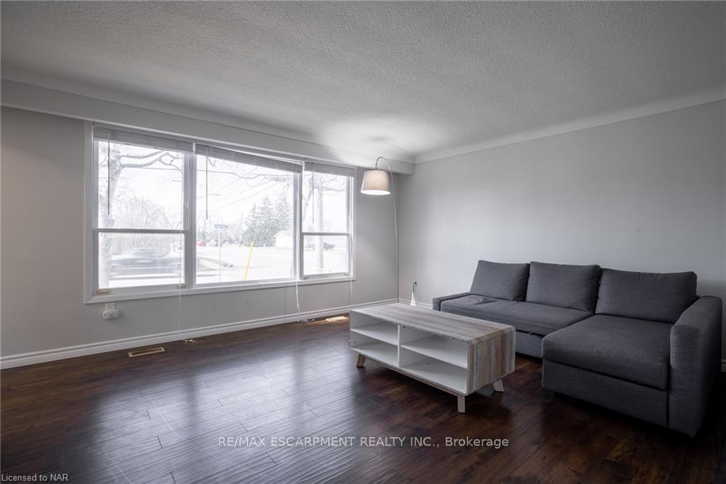 Photo 14 of 88 Gram Avenue, Welland, N. Welland — HOMEH