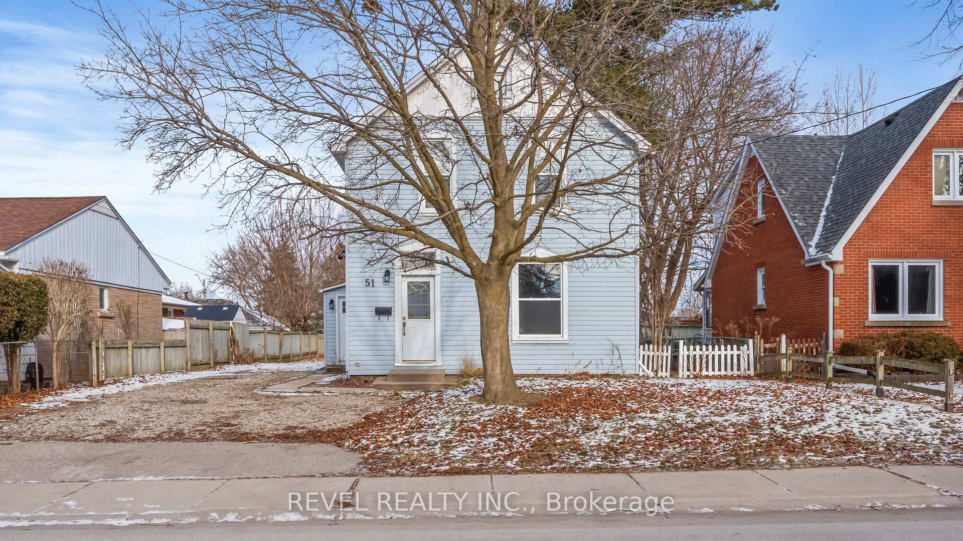 Photo 3 of 51 Baldwin Avenue, Brantford — HOMEH