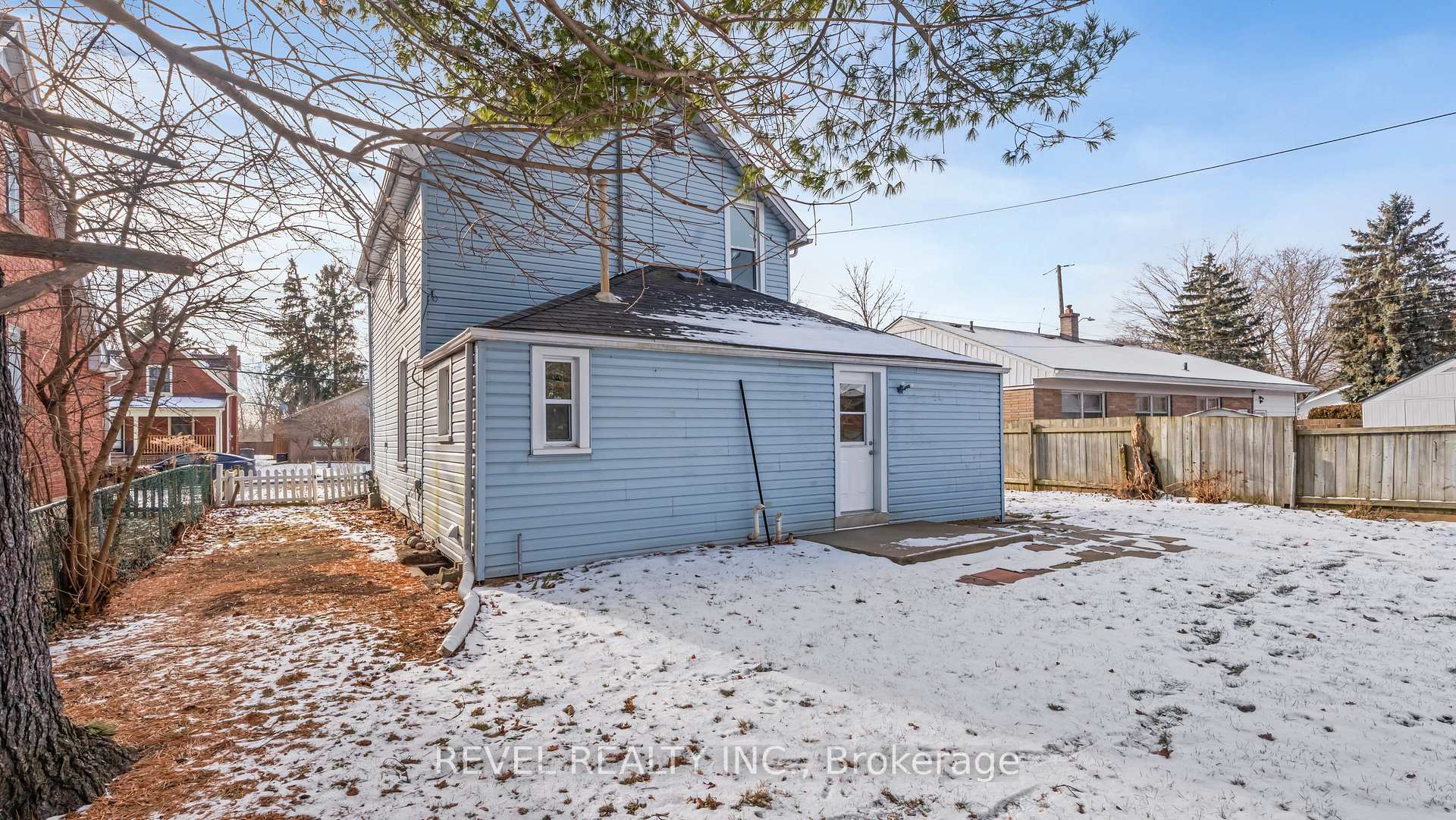 Photo 23 of 51 Baldwin Avenue, Brantford — HOMEH