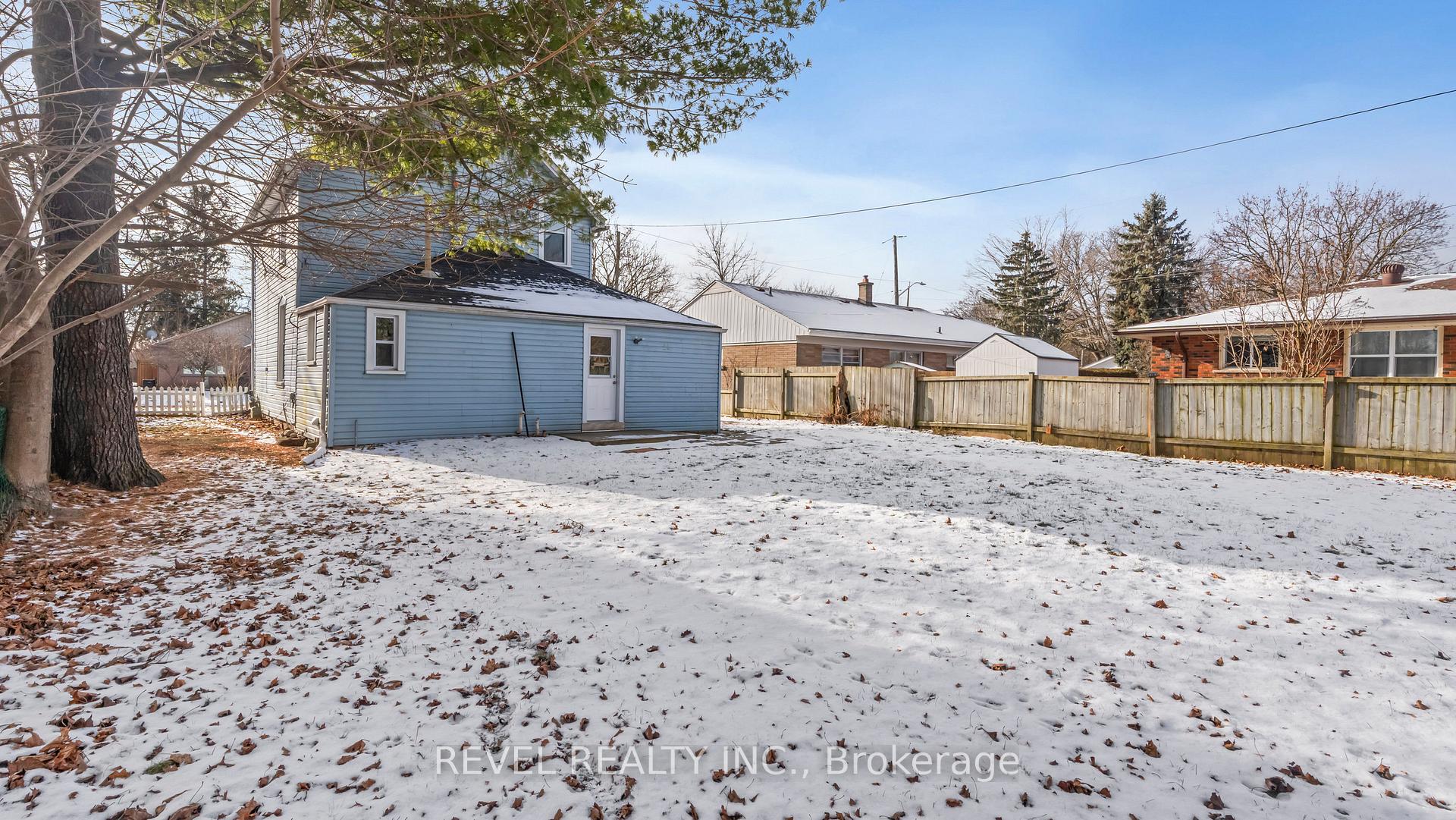 Photo 25 of 51 Baldwin Avenue, Brantford — HOMEH