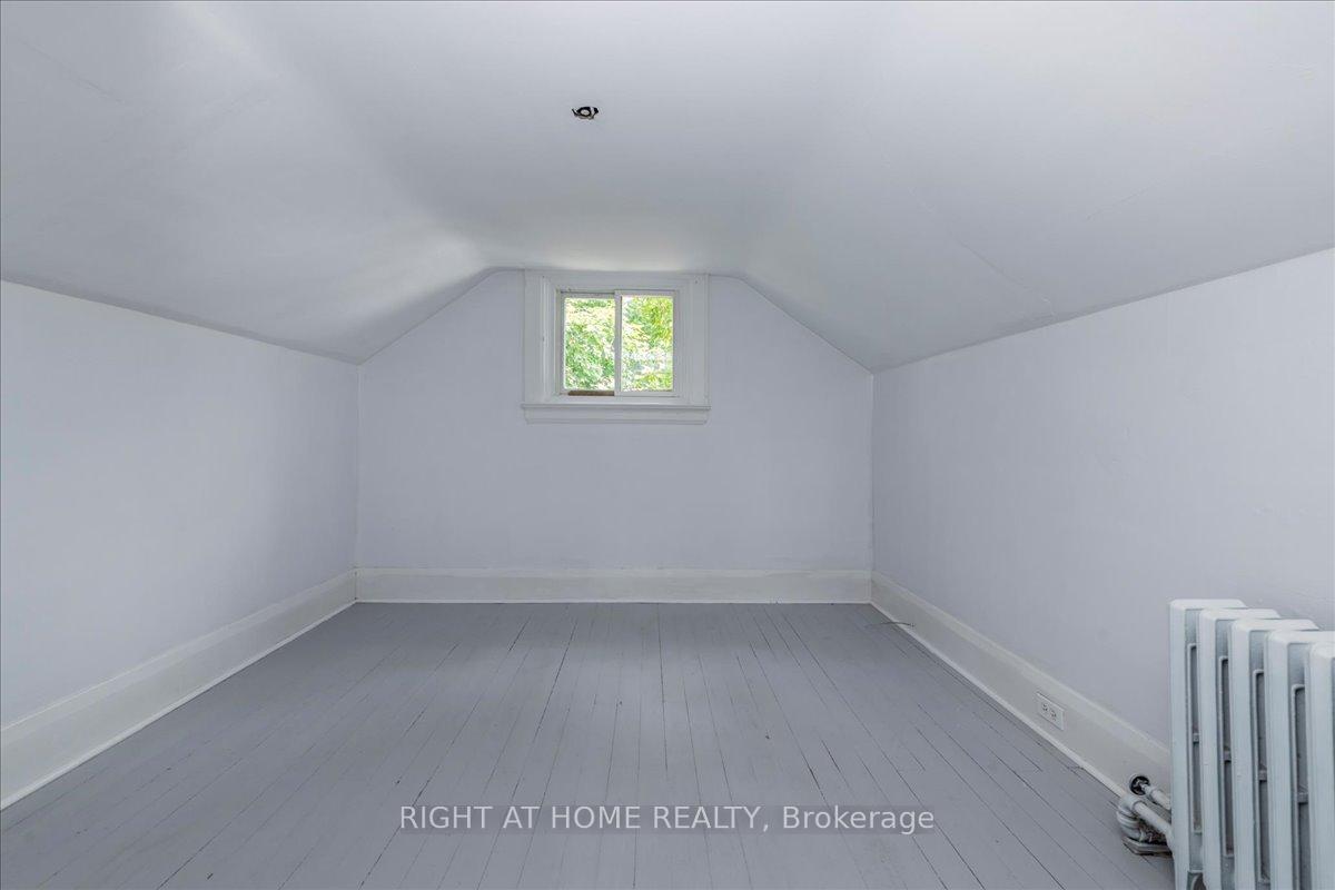 Photo 17 of 12 Ross Street, Barrie, City Centre — HOMEH
