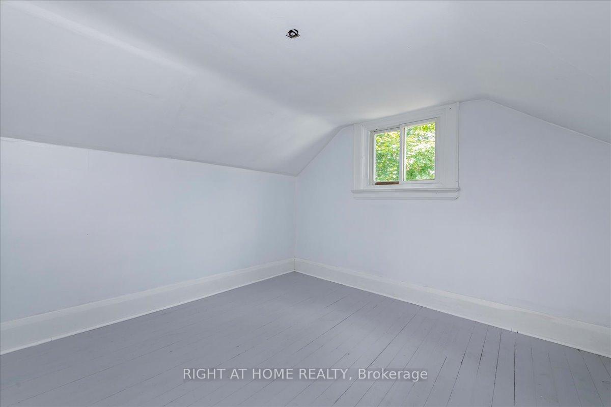 Photo 18 of 12 Ross Street, Barrie, City Centre — HOMEH