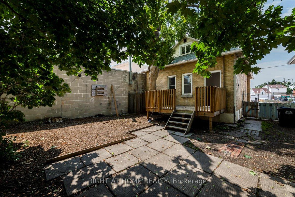 Photo 30 of 12 Ross Street, Barrie, City Centre — HOMEH