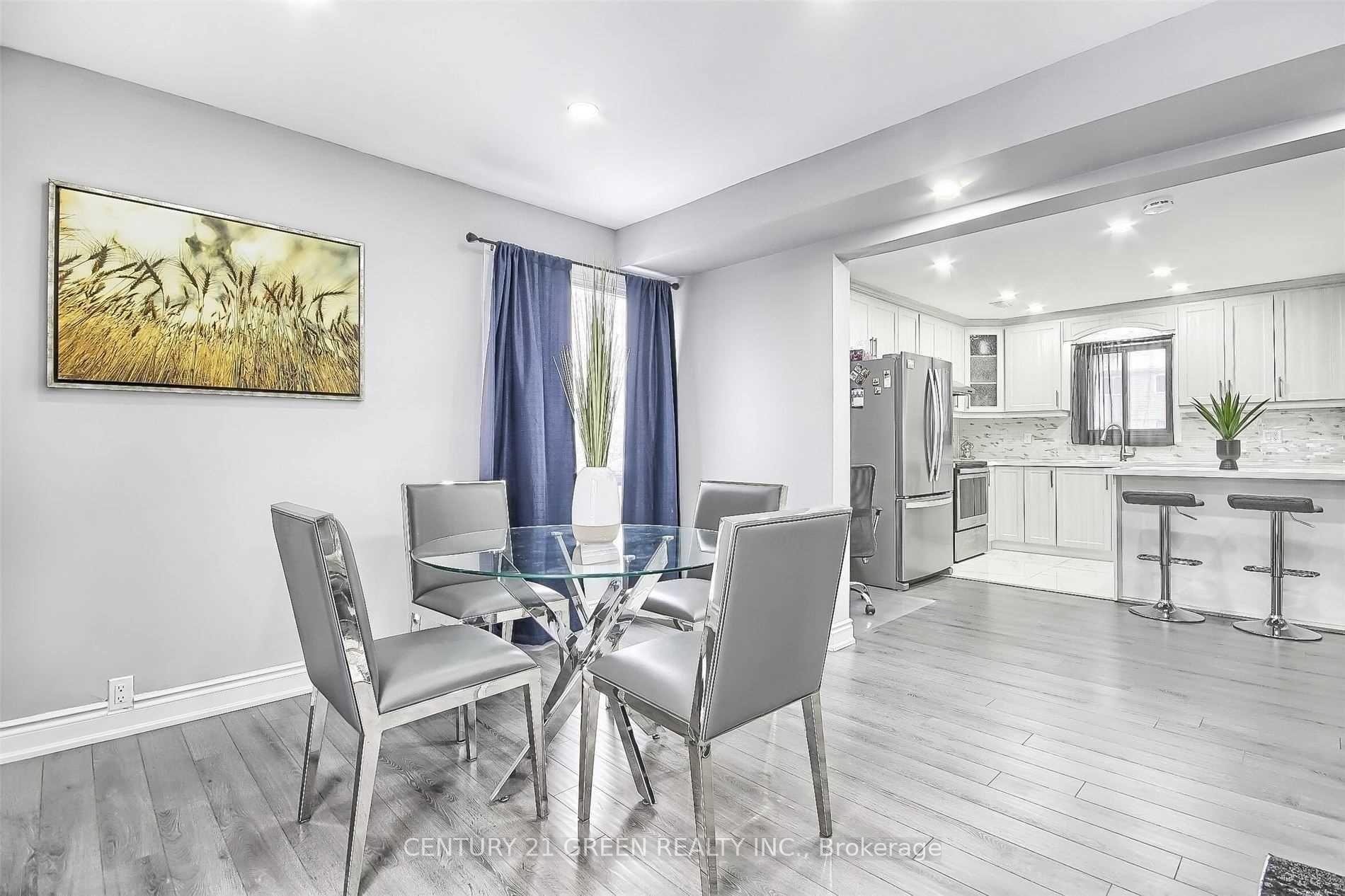 Photo 10 of 23 Hector Court, Brampton, Central Park — HOMEH