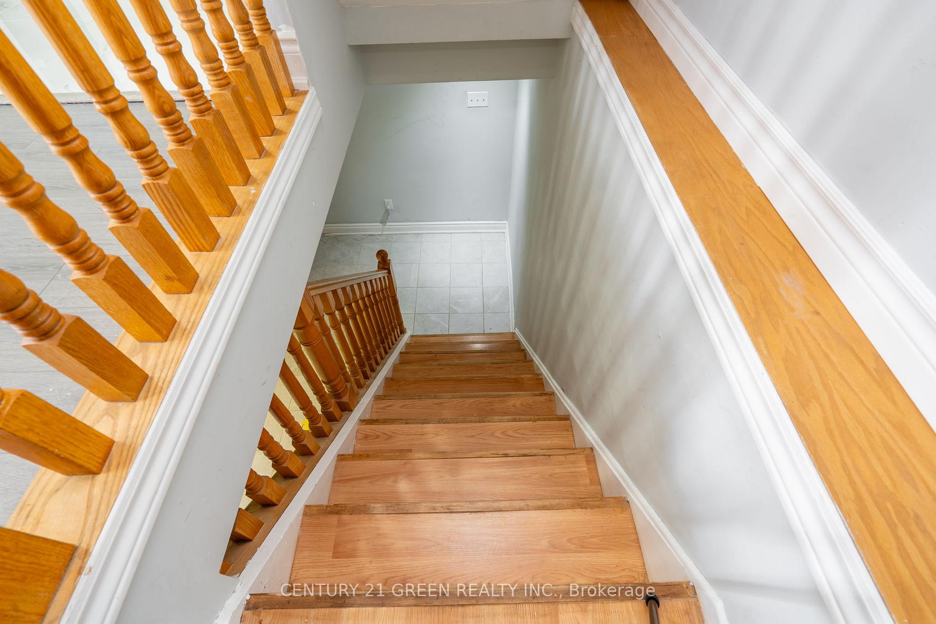 Photo 17 of 23 Hector Court, Brampton, Central Park — HOMEH
