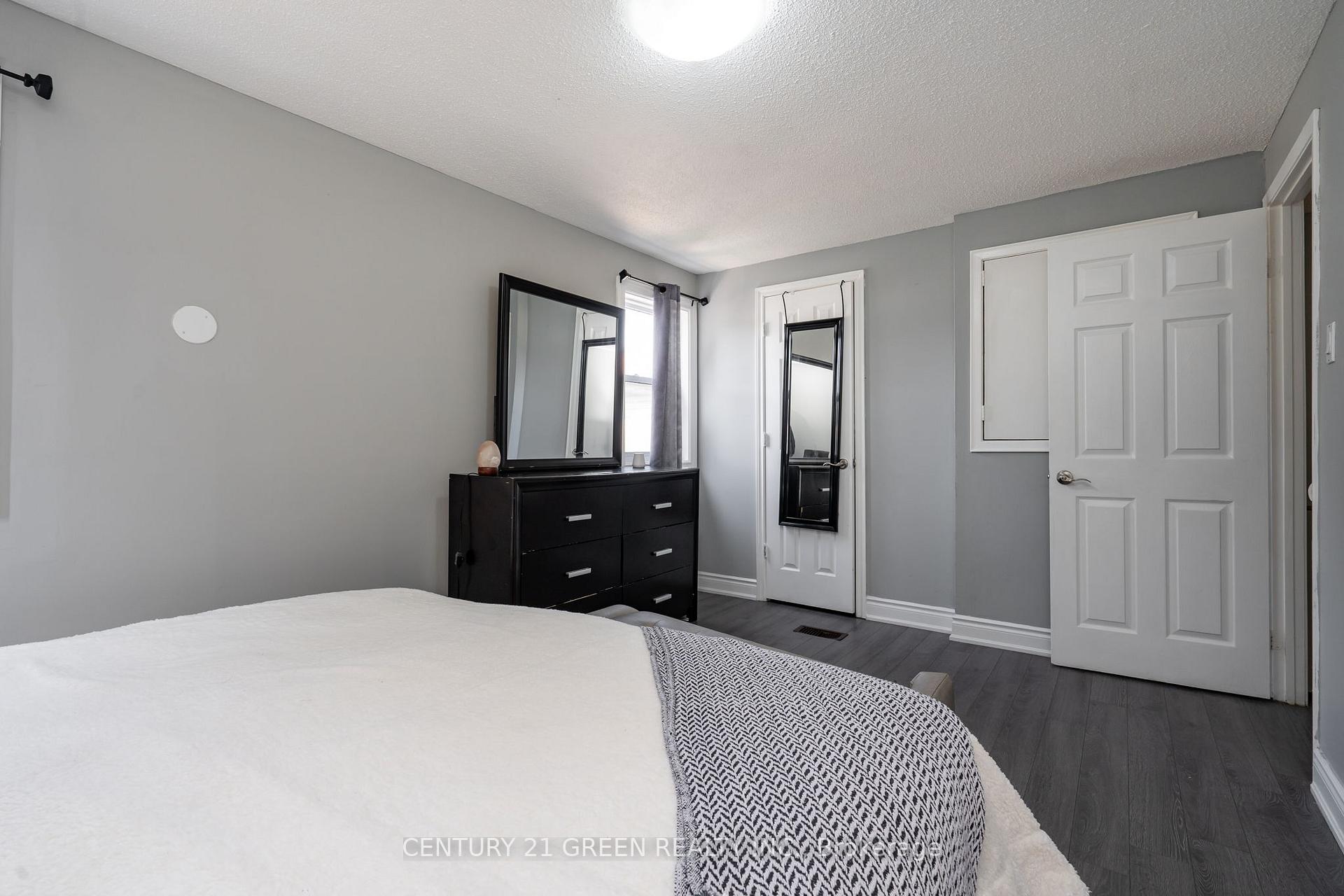 Photo 13 of 23 Hector Court, Brampton, Central Park — HOMEH