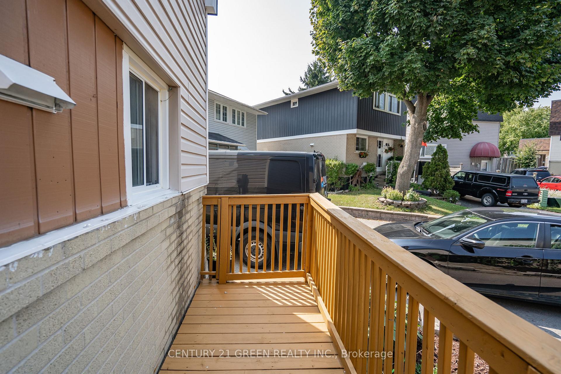 Photo 24 of 23 Hector Court, Brampton, Central Park — HOMEH