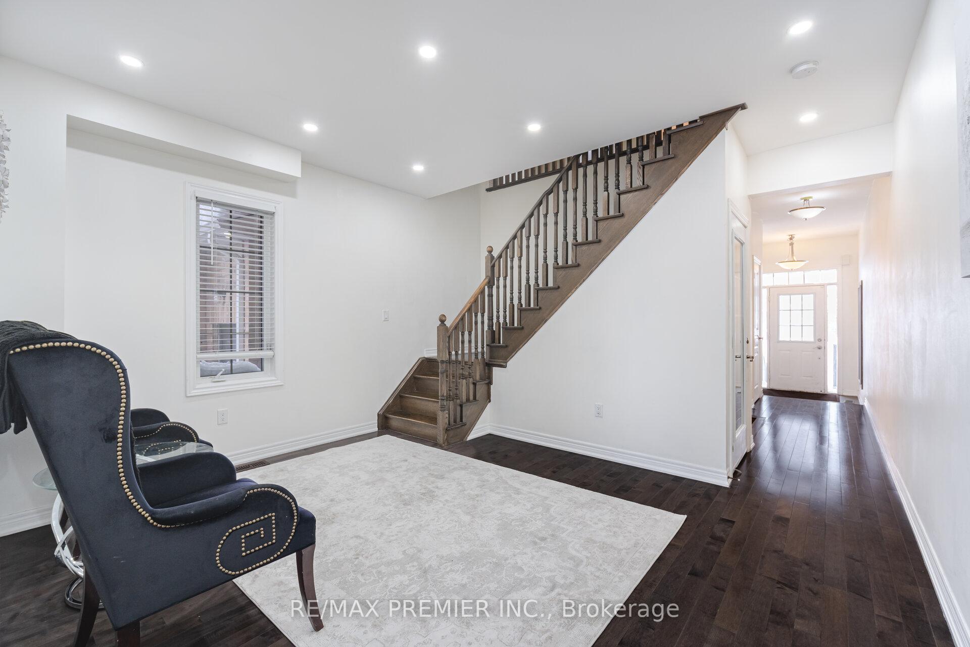Photo 4 of 81 Alexie Way, Vaughan, Vellore Village — HOMEH