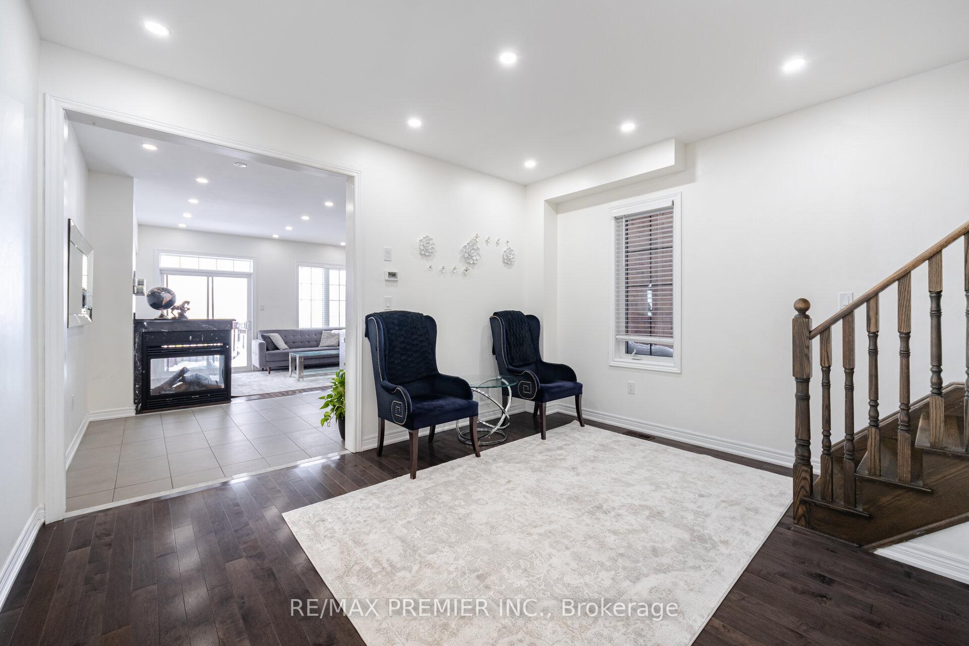 Photo 5 of 81 Alexie Way, Vaughan, Vellore Village — HOMEH