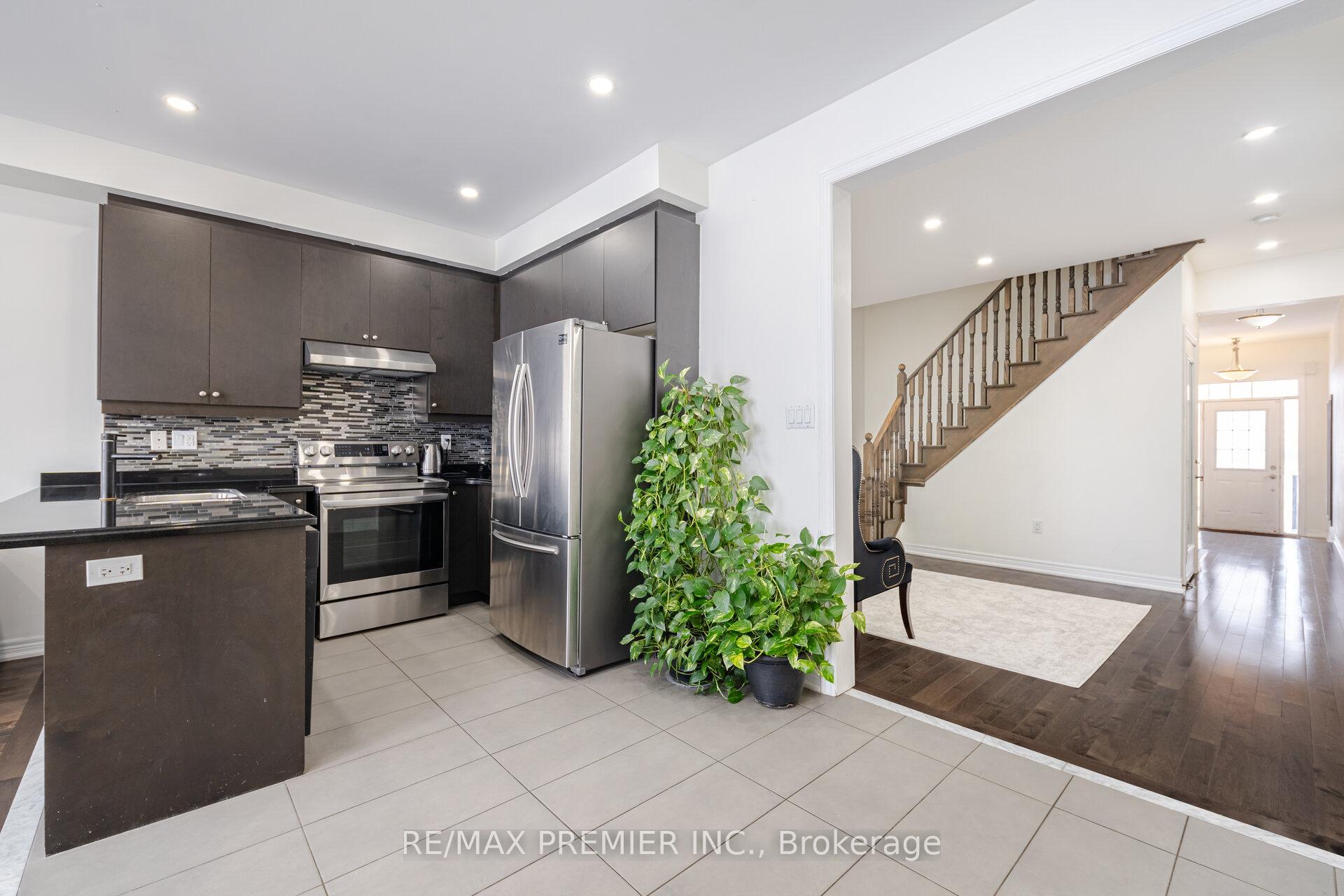 Photo 3 of 81 Alexie Way, Vaughan, Vellore Village — HOMEH