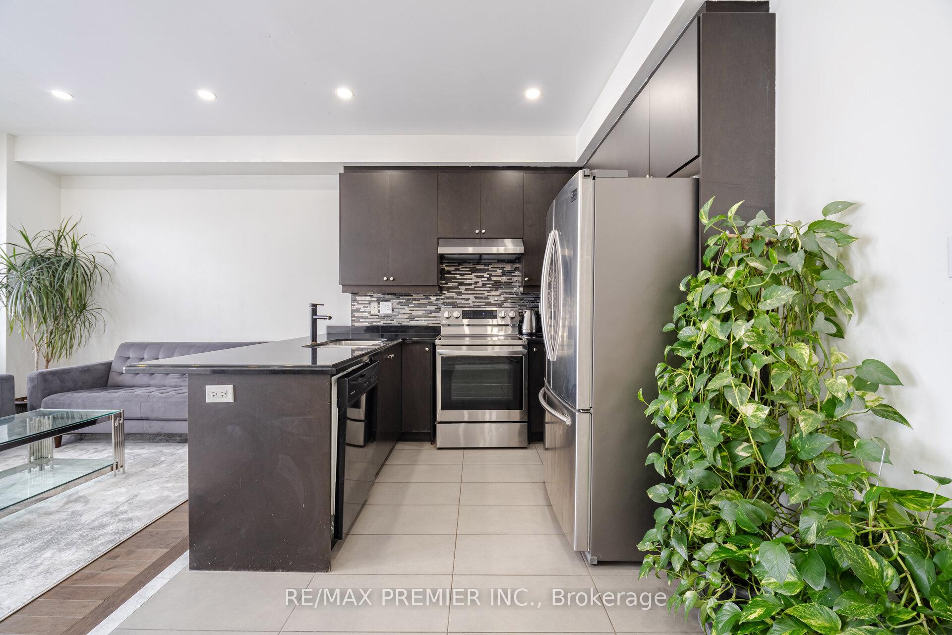 Photo 6 of 81 Alexie Way, Vaughan, Vellore Village — HOMEH