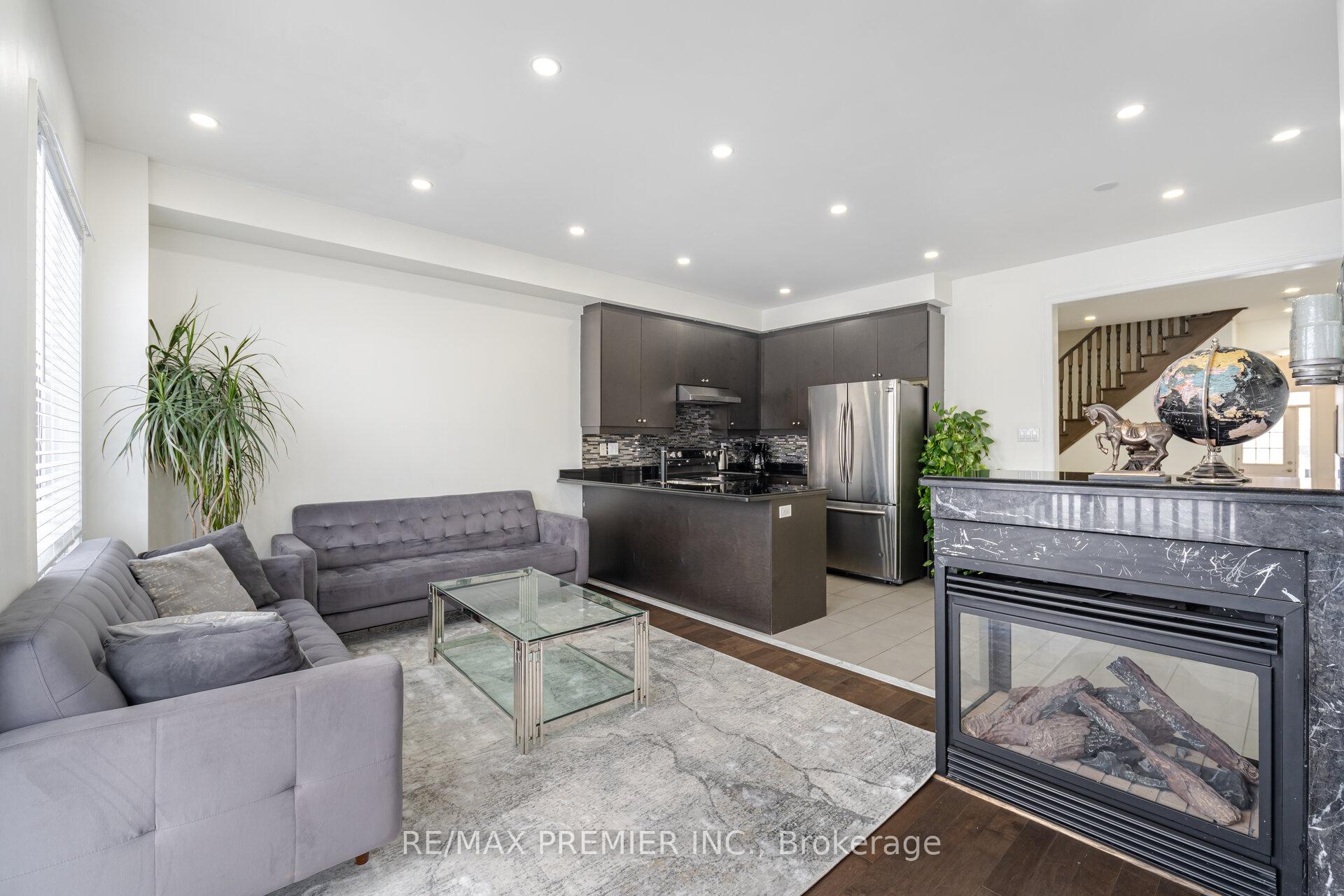 Photo 7 of 81 Alexie Way, Vaughan, Vellore Village — HOMEH