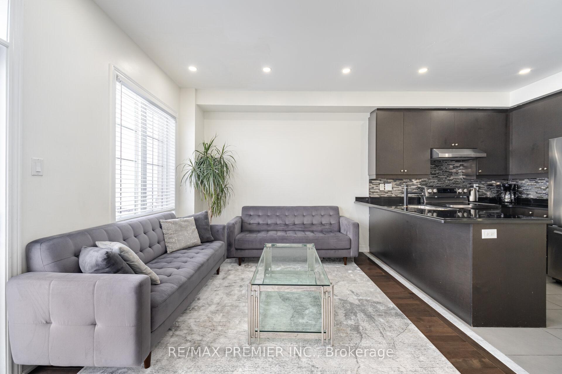 Photo 9 of 81 Alexie Way, Vaughan, Vellore Village — HOMEH