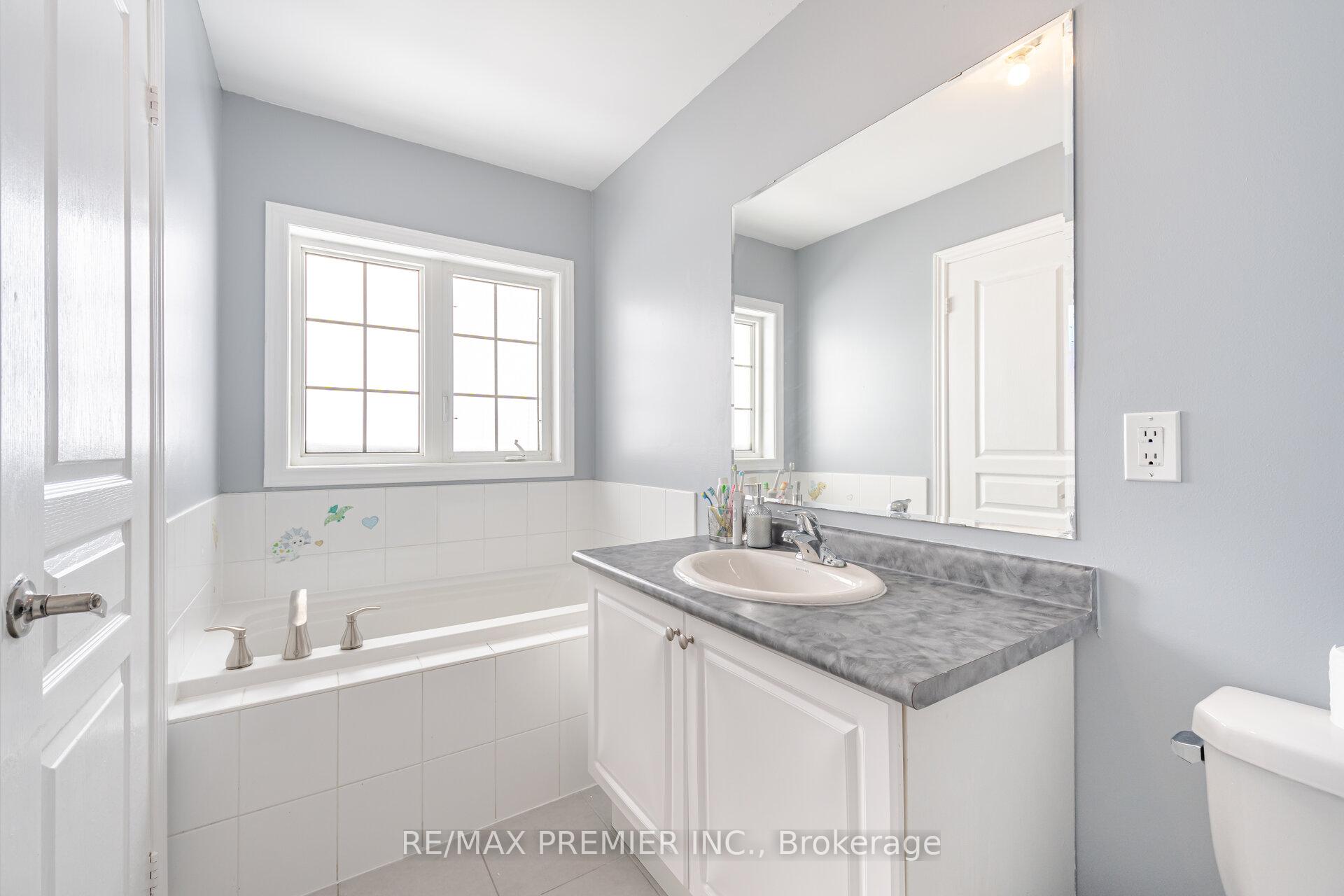Photo 10 of 81 Alexie Way, Vaughan, Vellore Village — HOMEH