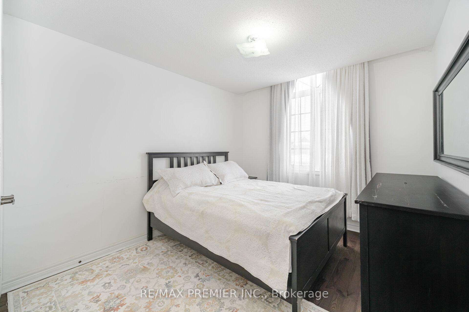 Photo 16 of 81 Alexie Way, Vaughan, Vellore Village — HOMEH