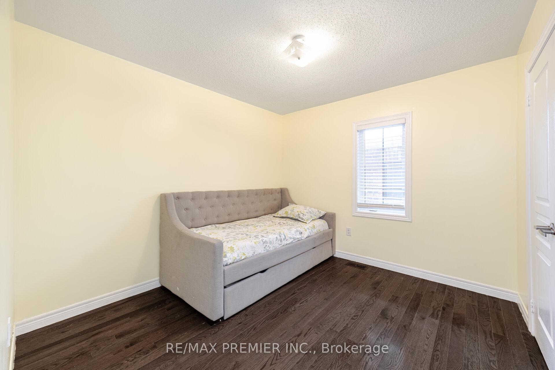 Photo 13 of 81 Alexie Way, Vaughan, Vellore Village — HOMEH