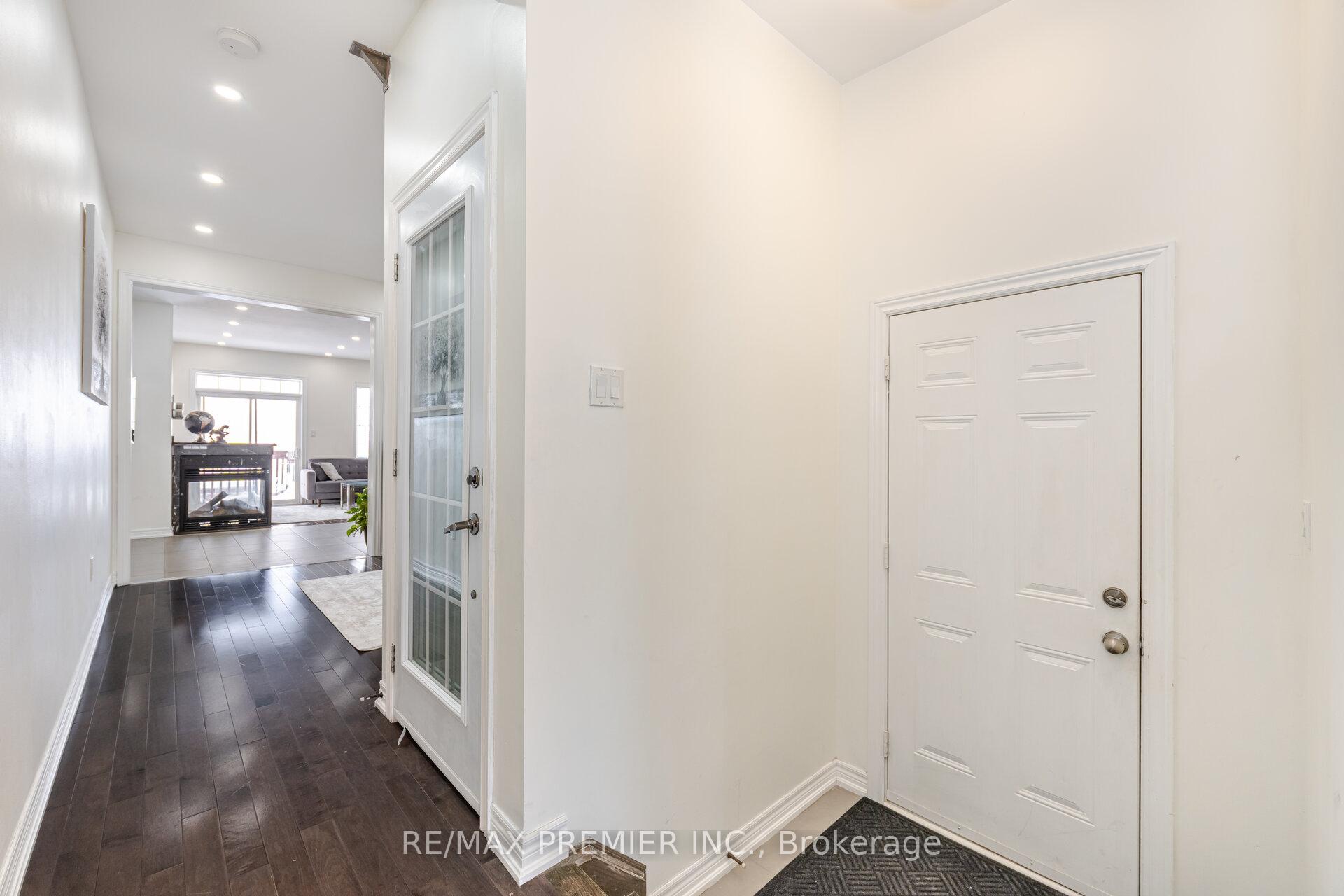Photo 11 of 81 Alexie Way, Vaughan, Vellore Village — HOMEH