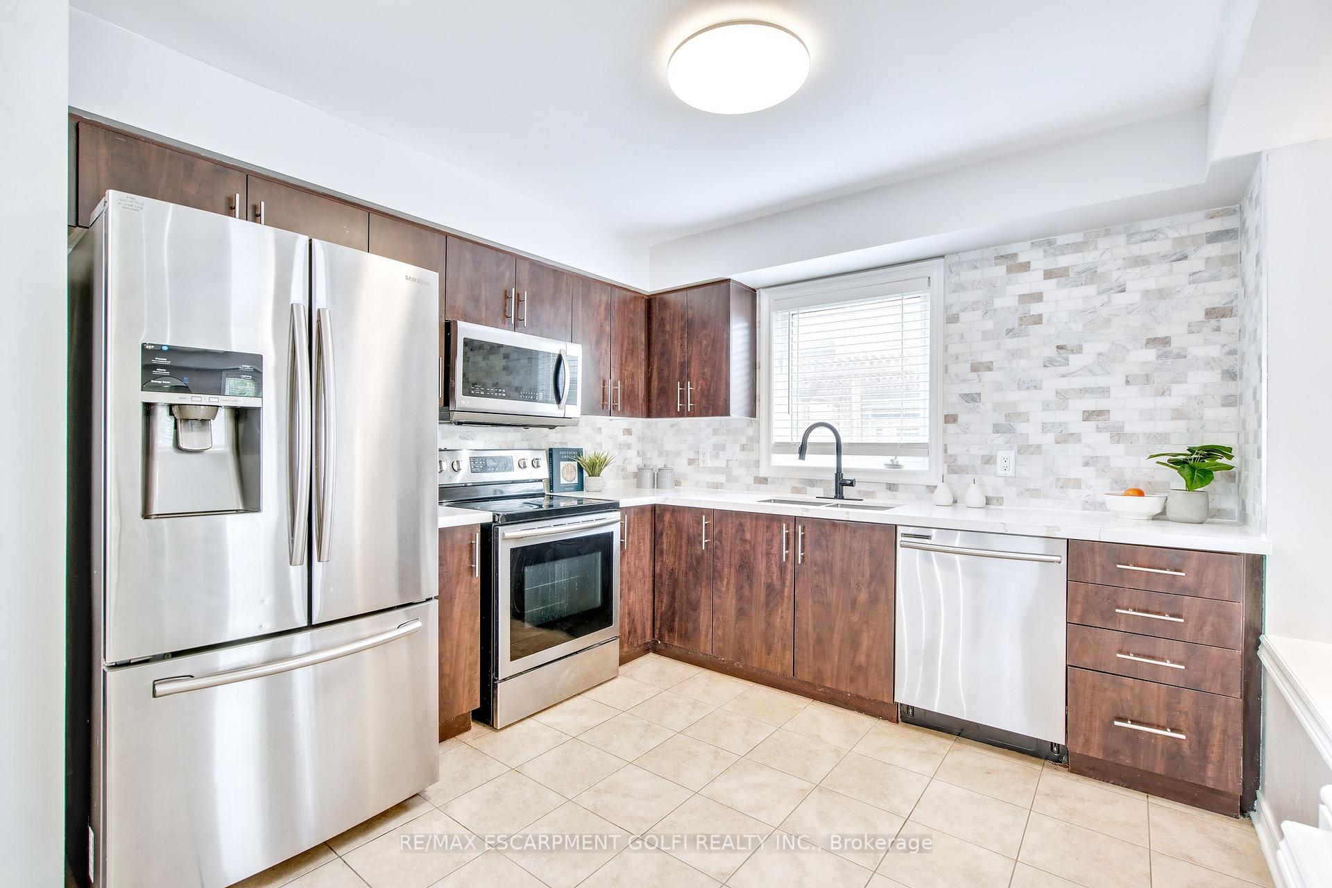 Photo 40 of 251 Pelham Road, St. Catharines, Rykert/Vansickle — HOMEH
