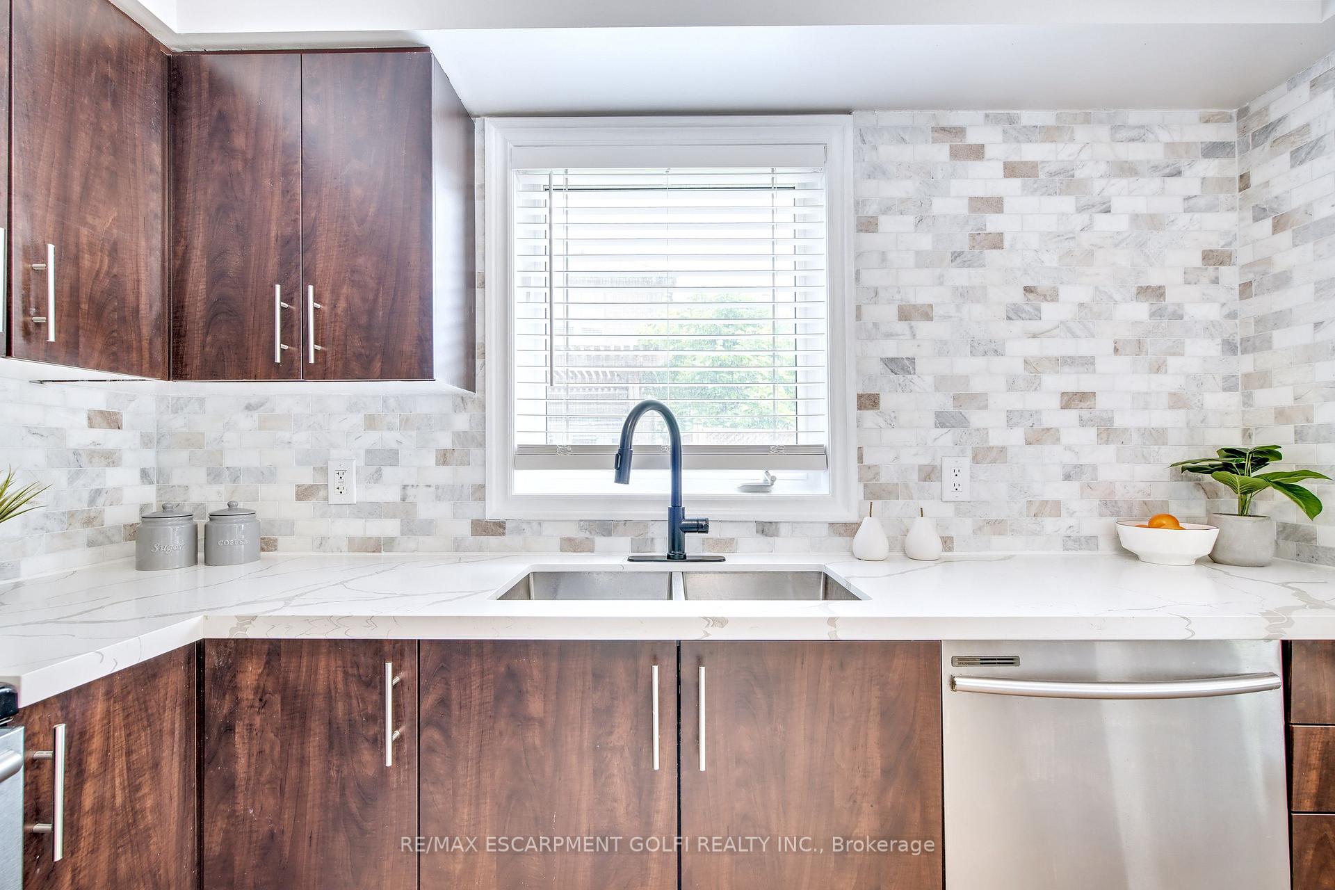 Photo 16 of 251 Pelham Road, St. Catharines, Rykert/Vansickle — HOMEH