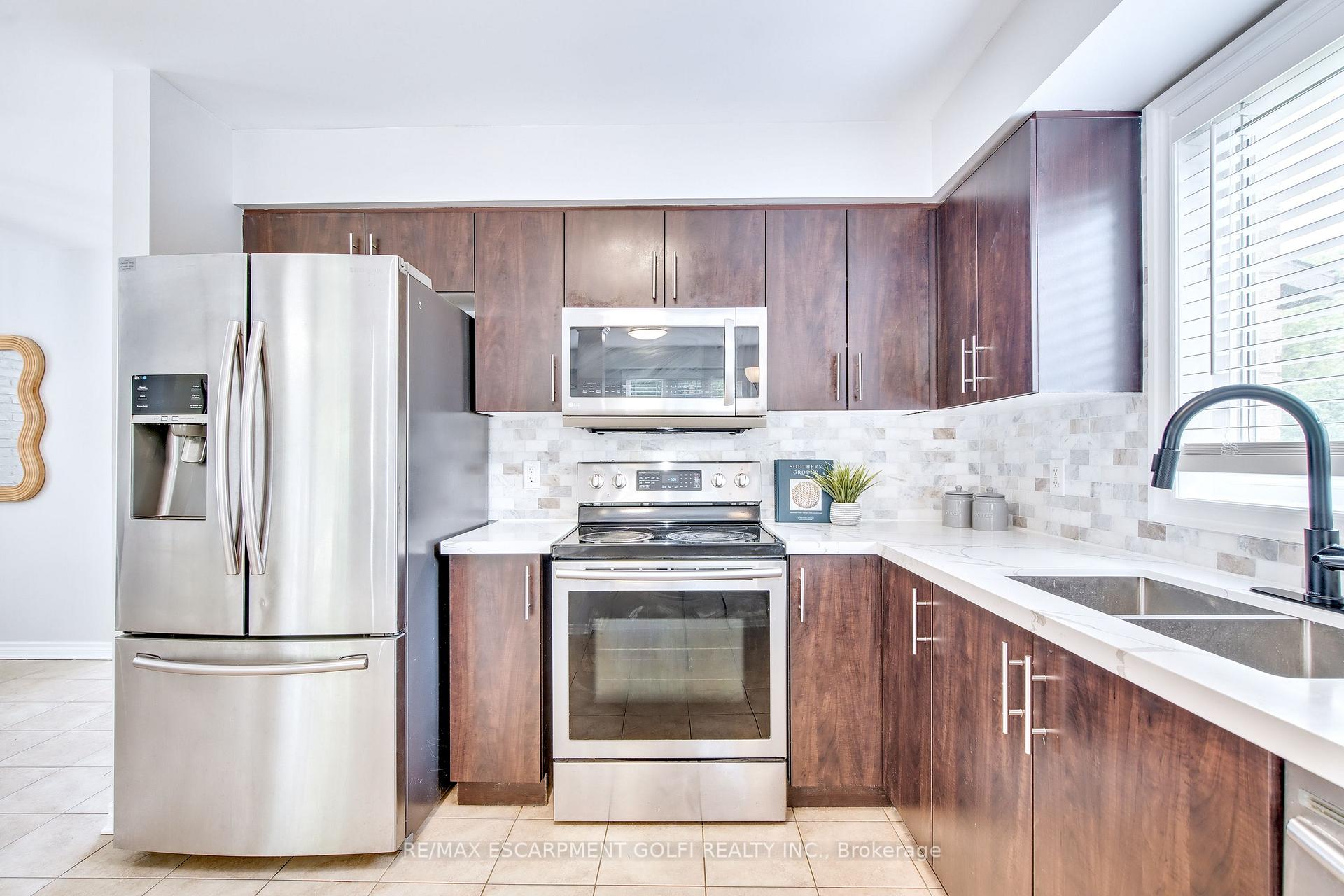 Photo 8 of 251 Pelham Road, St. Catharines, Rykert/Vansickle — HOMEH