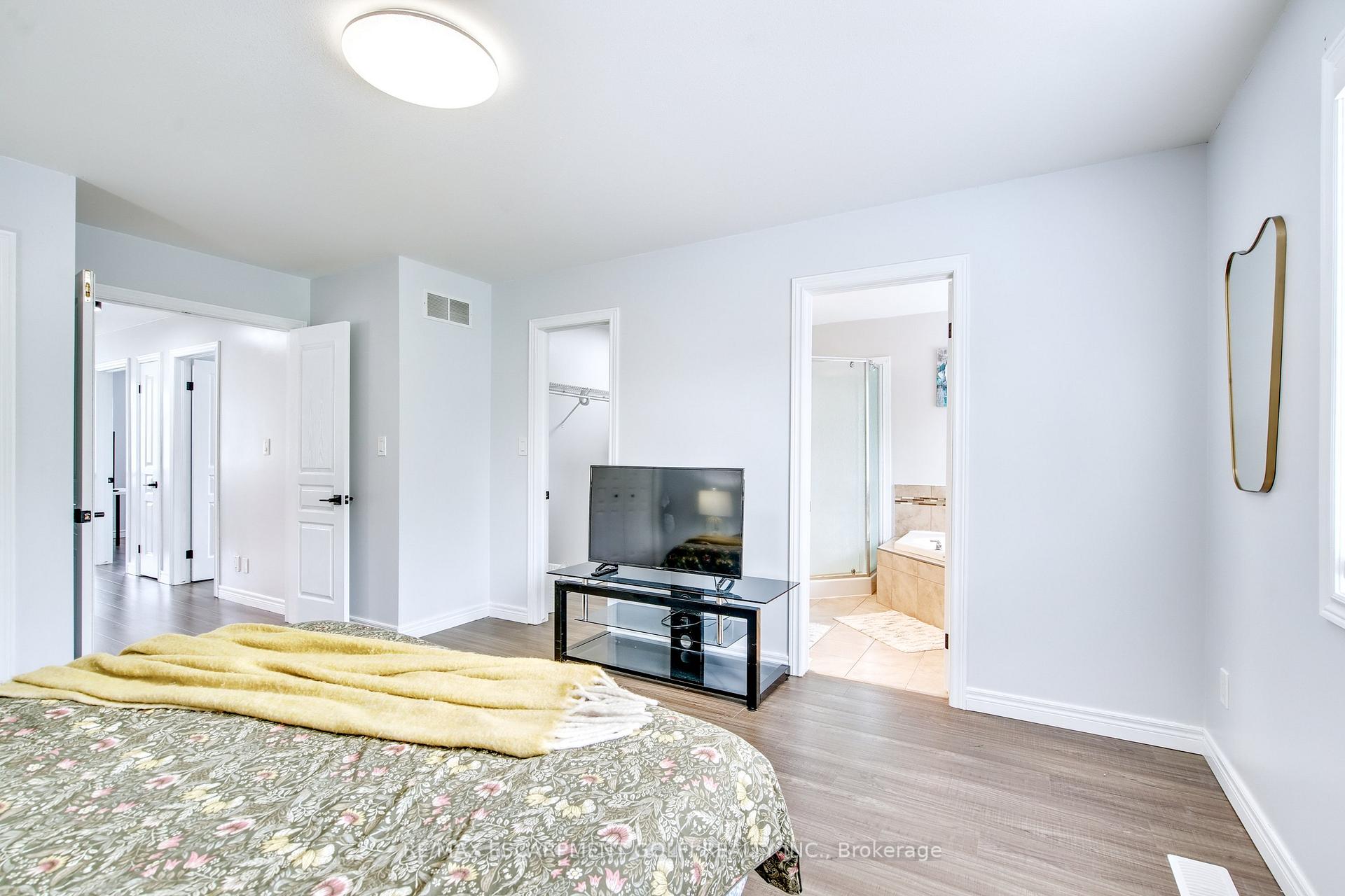 Photo 7 of 251 Pelham Road, St. Catharines, Rykert/Vansickle — HOMEH