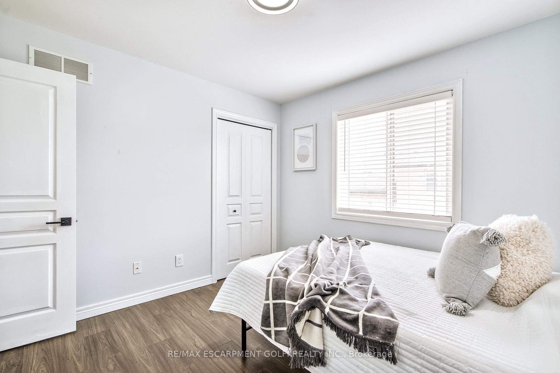 Photo 9 of 251 Pelham Road, St. Catharines, Rykert/Vansickle — HOMEH