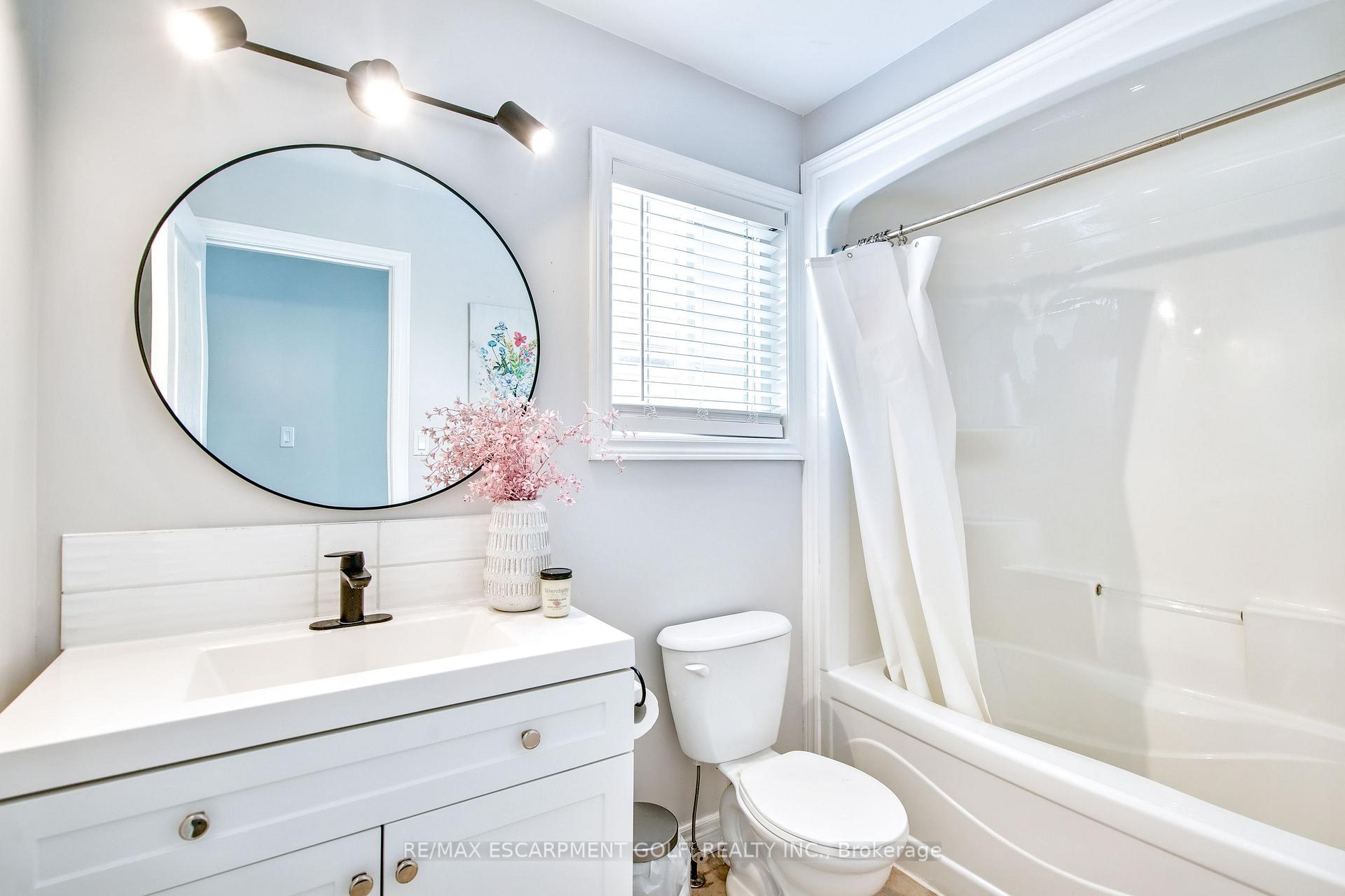 Photo 15 of 251 Pelham Road, St. Catharines, Rykert/Vansickle — HOMEH