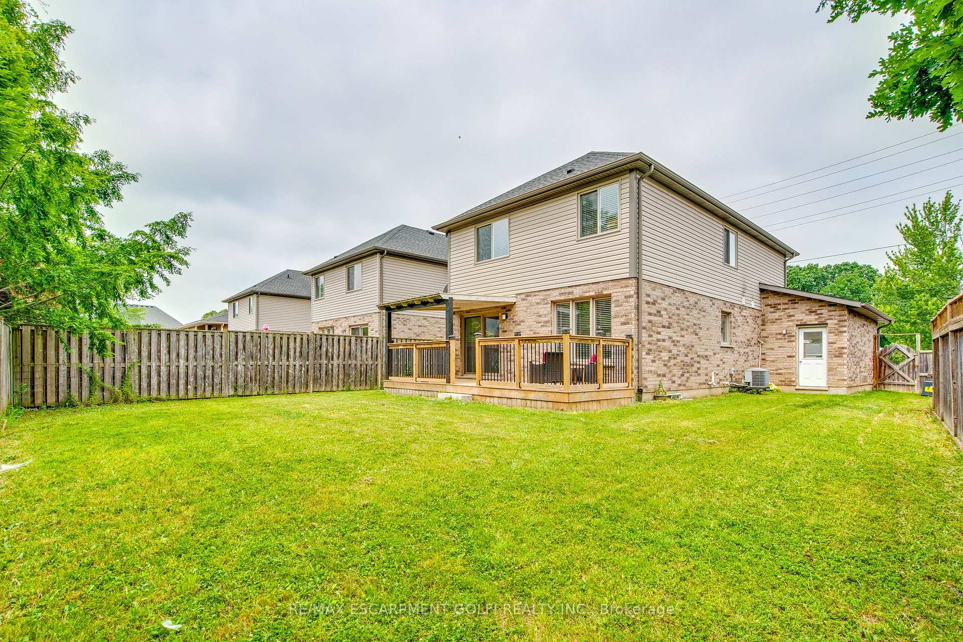 Photo 32 of 251 Pelham Road, St. Catharines, Rykert/Vansickle — HOMEH