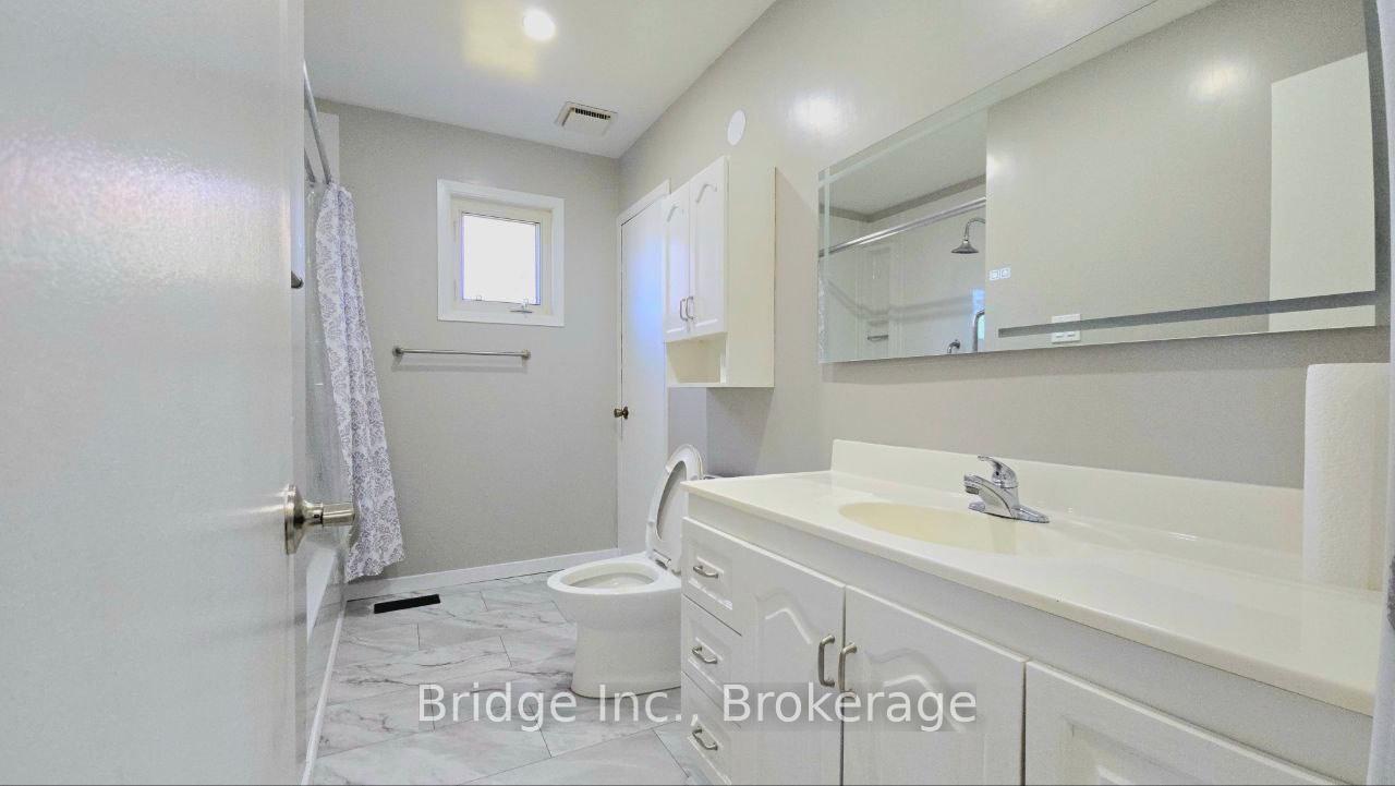 Photo 8 of 1 Hedgeson Court, Brampton, Central Park — HOMEH