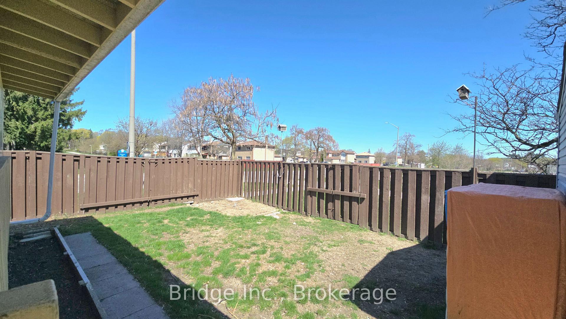 Photo 10 of 1 Hedgeson Court, Brampton, Central Park — HOMEH