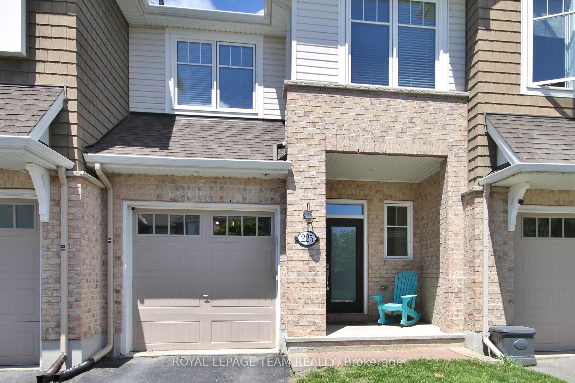 Photo 2 of 225 Brambling Way, Ottawa, Barrhaven - Half Moon Bay — HOMEH